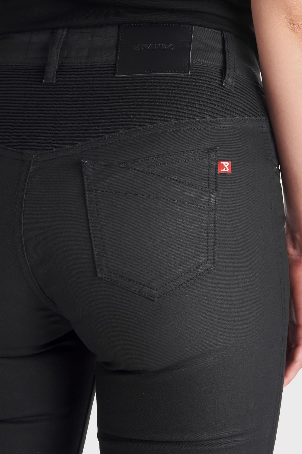 a pocket of woman&#39;s legs wearing slim-fit motorcycle jeans from Pando Moto 